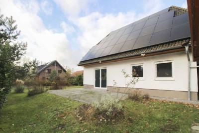 Gepflegtes EFH mit Solaranlage und sonnigem Garten in Vollbüttel