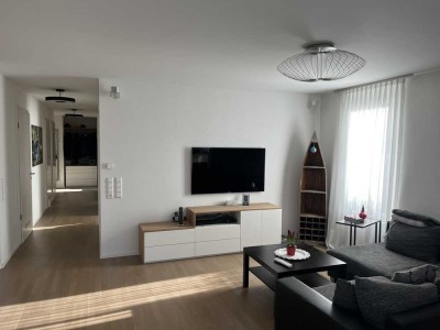 Moderne und Helle 4-Zimmer-EG-Wohnung mit gehobener Innenausstattung mit Balkon und EBK in Bonanden