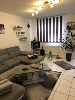 Freundliche 2-Zimmer-EG-Wohnung mit Balkon in Seckmauern