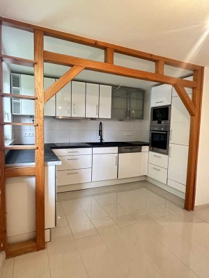 Erstbezug nach Sanierung: 3-Zimmer-Wohnung mit EBK und Balkon in Stuttgart