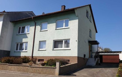 Großzügiges Zweifamilienhaus (DHH) mit großem Garten in ruhiger Lage; Provisionsfrei