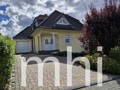 Neuwied / Bruchhausen: Die extravagante Immobilie am Ortsrand