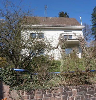 Sanierungsbedürftiges Haus mit großem Grundstück in Heidelberg-Ziegelhausen