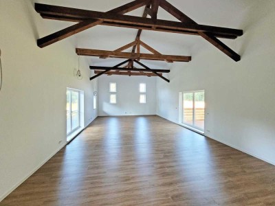 VIELSEITIG NUTZBAR!!! Loftwohnung, Büro oder Praxis mit Fußbodenheizung und Einbauküche