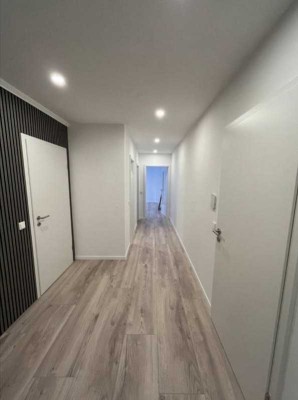 Helle 2,5-Zimmer-Dachgeschosswohnung in Oberhausen Altstaden– 72 m², sofort bezugsfrei