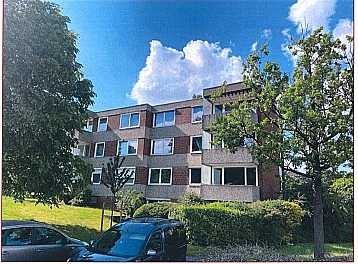 Helle 3-Zimmer-DG-Wohnung mit EBK in HH-Rönneburg