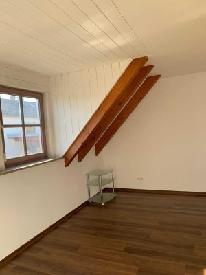 Helle 2-Zimmer-Wohnung im 1. OG in Welden