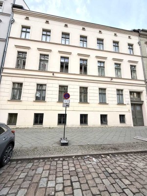 Traumhafte DG-Wohnung in Denkmal am Wasser mit großer Sonnenterasse - Bezugsfrei zum 01.11.2025