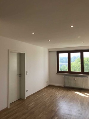 Top renovierte 2-Raum-Wohnung mit luxuriöser Innenausstattung in Oelsnitz/Vogtland