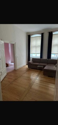 Traumhafte 4-Zimmer Altbauwohnung in zentraler Lage
