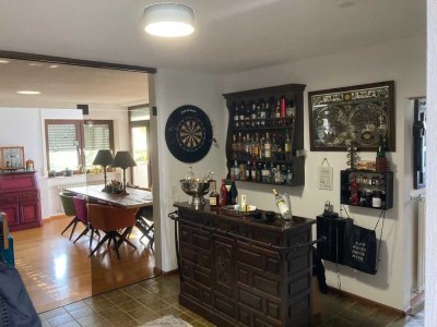 Großzügige 3,5 Zimmer Wohnung mit Balkon, EBK und Garage