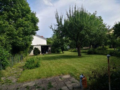 Helle, ruhige 3-Zimmer-Erdgeschosswohnung mit großer Terrasse & traumhaftem Garten in Krailling