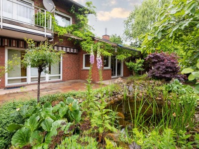 Gartenidylle trifft Innenstadt - 
Großzügiges Reihenendhaus mitten in Diepholz