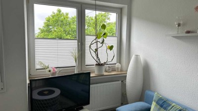 Helle, voll möblierte 1-Zimmer-Wohnung mit Balkon in zentraler Lage