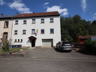 Ein Zweifamilienhaus für Ihre Ideen!