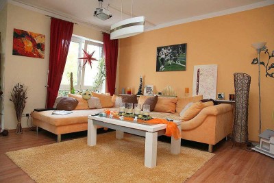Von PRIVAT: Exklusive, gepflegte 3-Zimmer-Maisonette-Wohnung mit Terrasse und EBK in Bad Homburg