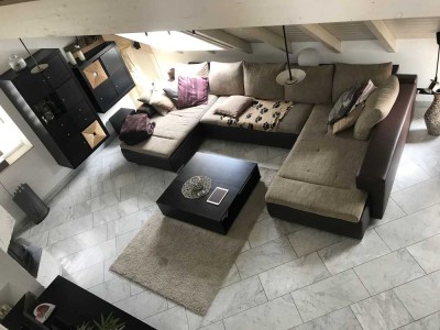 Schöne lichtdurchflutete Maisonette-Wohnung mit Blick auf Pforzheim
