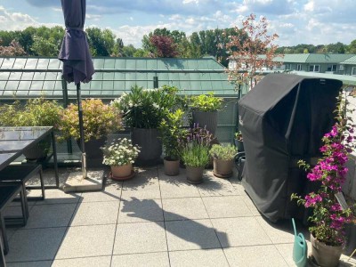 Helle 2-Zimmer-Wohnung mit großer Dachterrasse