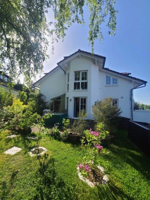 Charmante DHH mit Garten (provisionsfrei)
