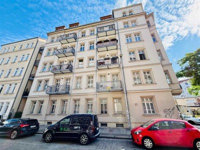 Bezugsfrei - Zentrum/Ost - Tolle 2-Zi.-Whg., 2 Balkone, Parkett/FuBoHeizg. und Aufzug