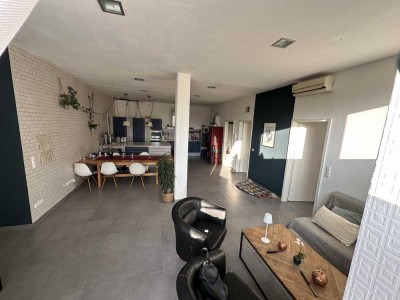 4-Zimmer Wohnung mit hohen Decken - WG-tauglich