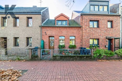 Kernsaniertes Stadthaus mit Baugenehmigung zur Aufstockung in ruhiger Zentrum-Lage