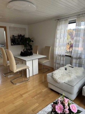 Attraktive 4-Zimmer-Dachgeschosswohnung mit Balkon in Essingen-Forst