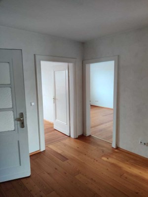 Helle 4 Zimmer Wohnung mit Altbauflair und Balkon Nähe Lenkwerk