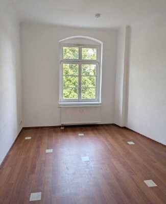 3-Zi.-Altbauwohnung mit Balkon und Wanne an der Elbe!