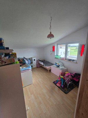 Sonnige 3-Zimmer Dachgeschosswohnung mit kleiner Terrasse