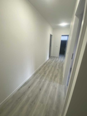 Erstbezug nach Sanierung helle 2-ZKB Wohnung mit Balkon in LU-Edigheim