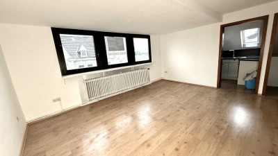 Helle 3-Zi.-DG-Whg. (99 qm) in Wuppertal-Langerfeld – große Gauben, Blick zu den Nordhöhen