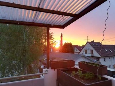 Schöne 3-Zi-DG Wohnung mit Balkon und EBK in Fellbach