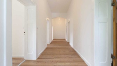 Großzügige, sanierte Wohnung mit historischem Charme