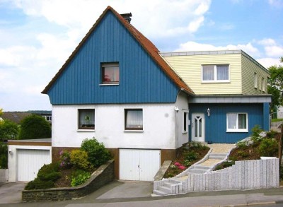 Mehrgenerationenwohnen leicht gemacht: Dreifamilienhaus plus Apartement