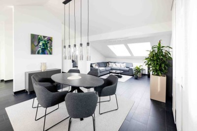 Exklusive & vollmöblierte 3-Zimmer Wohnung mit Südloggia & Stellplatz!