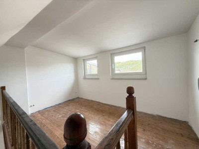 Stilvolle, vollständig renovierte 2-Zimmer-Maisonette-Wohnung in Andernach