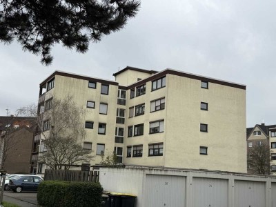 Stilvolle, modernisierte 3-Zimmer-Wohnung mit Balkon und EBK in Kerpen