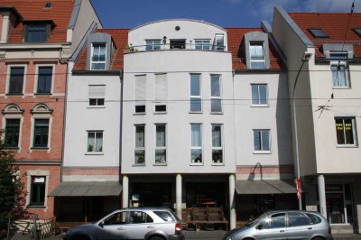 ANLAGEOBJEKT IN BÖHLITZ-EHRENBERG / NEUBAU, WANNENBAD, LAMINAT UND BALKON