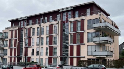 Lichtdurchflutete, moderne 3-Zimmer-DG-Wohnung. 2 Balkone, EBK, TG - Nähe Hürth Park