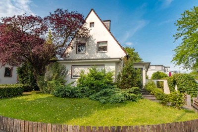 Großzügiges Einfamilienhaus mit Einliegerwohnung und Büro in Top-Lage von Bergisch Gladbach Refrath