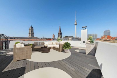 Ultraluxuriöses Penthouse in Mitte mit Panoramablick und direktem Blick auf den ikonischen Fernsehtu