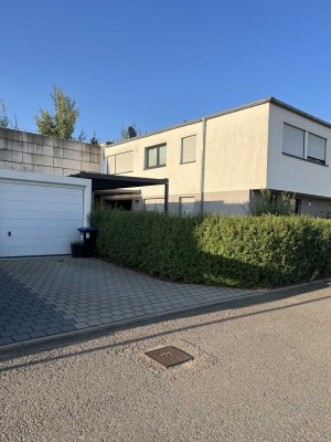 Neuwertiges 4-Zimmer-Haus mit Einbauküche in Kaiserslautern