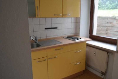 * Günstige 1-Zimmer mit Einbauküche, Laminat und Dusche *
