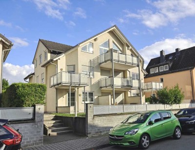 *** Vor den Toren Buchschlags mit Parkett, Küchenzeile & großem Sonnen-Balkon! ***