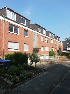 Schöne 2-Zimmer DG-Wohnung mit Balkon im Norden der Stadt