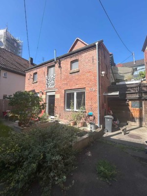 charmantes Häuschen mit kleinem Garten und Terasse in Südausrichtung