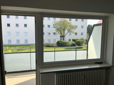 Renovierte 3 Zi- Whg., 71 m² mit Balkon, Milbertshofen-am Hart Nähe FIZ   provisionsfrei von privat