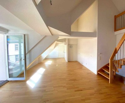 Traumhafte 3-Zimmer-City-Dachgeschosswohnung im Maisonette-Stil