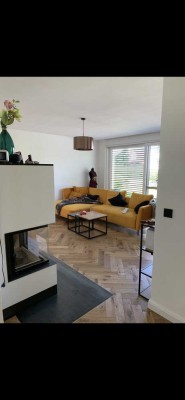Neuwertige 3,5-Zimmer-Wohnung mit Garten, zwei Stellplätze, Gartenhaus und EBK in Bad Wurzach